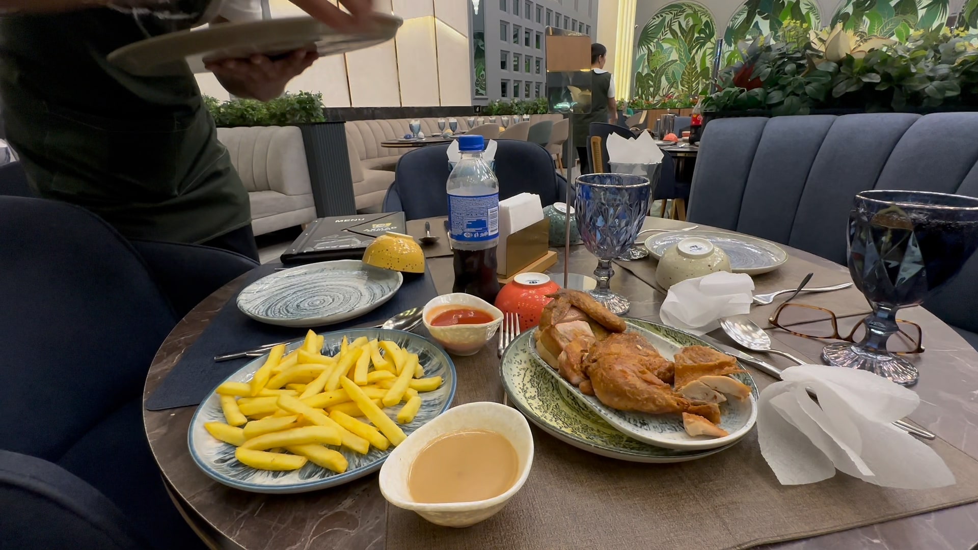 Chicken restaurant Tashkent Axmad Oltin Joja